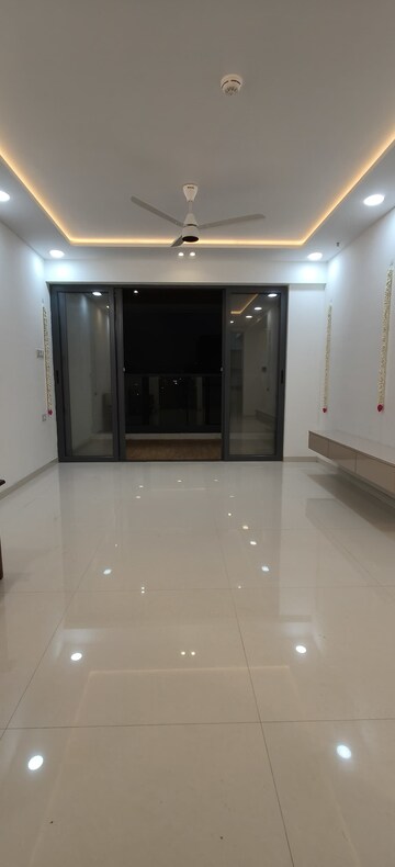 Room in 3 BHK Apartment at Majestique Signature Towers, Balewadi – for Rent