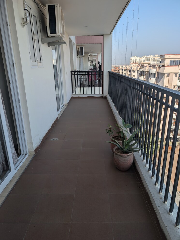 Balcony, dhakoli 4 Bedroom 1850 Sq.Ft. Apartment In Dhakoli Zirakpur 9551022