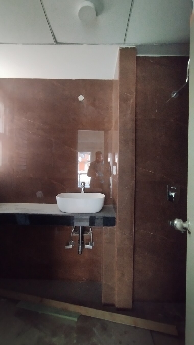 Bathroom, one-oak-atmos 3.5 Bedroom 1450 Sq.Ft. Apartment In Gomti Nagar Lucknow 9551057