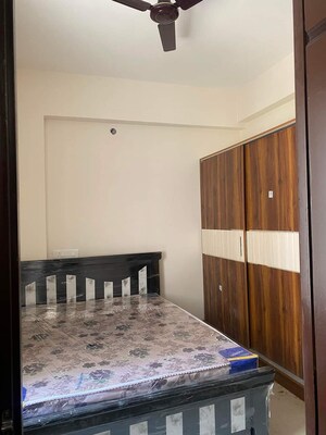 Room in 1 BHK Apartment at Kondapur – for Rent