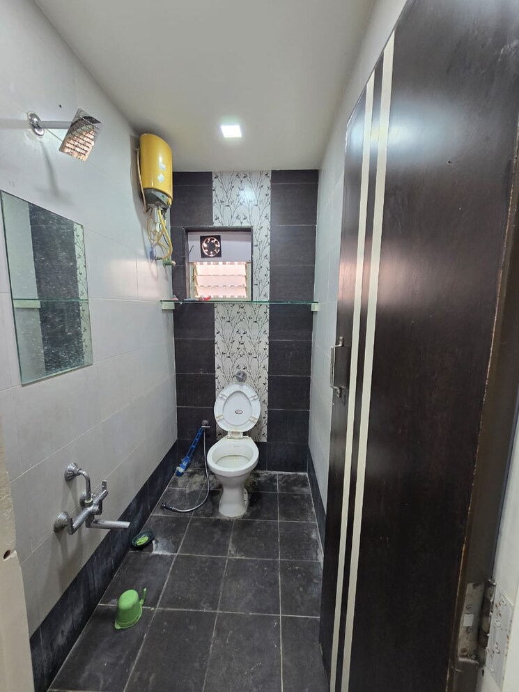 Bathroom, harni 2 Bedroom 1000 Sq.Ft. Apartment In Harni Vadodara 9551055