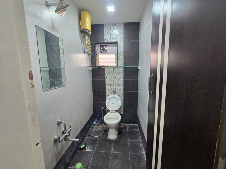 Bathroom, harni 2 Bedroom 1000 Sq.Ft. Apartment In Harni Vadodara 9551055