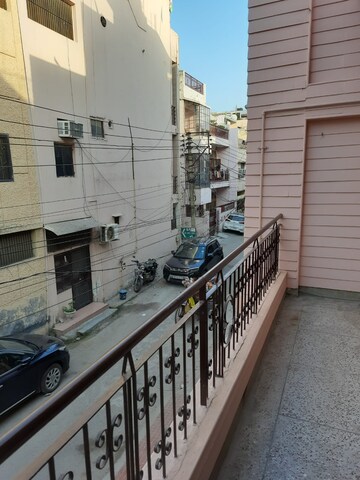 Balcony in 1.5 BHK Builder Floor at Chaudhary Deshraj Complex, Sector 22 – for Rent