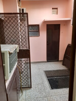 Balcony in 1.5 BHK Builder Floor at Chaudhary Deshraj Complex, Sector 22 – for Rent