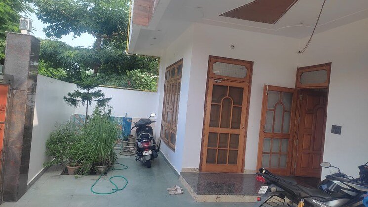  Parking, gomti nagar 2 Bedroom 1250 Sq.Ft. Builder Floor In Gomti Nagar Lucknow 9551069