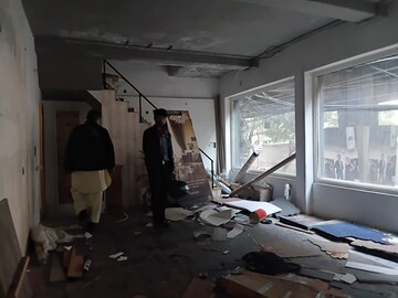  Showroom For Rent in Acharya Jagadish Chandra Bose Road