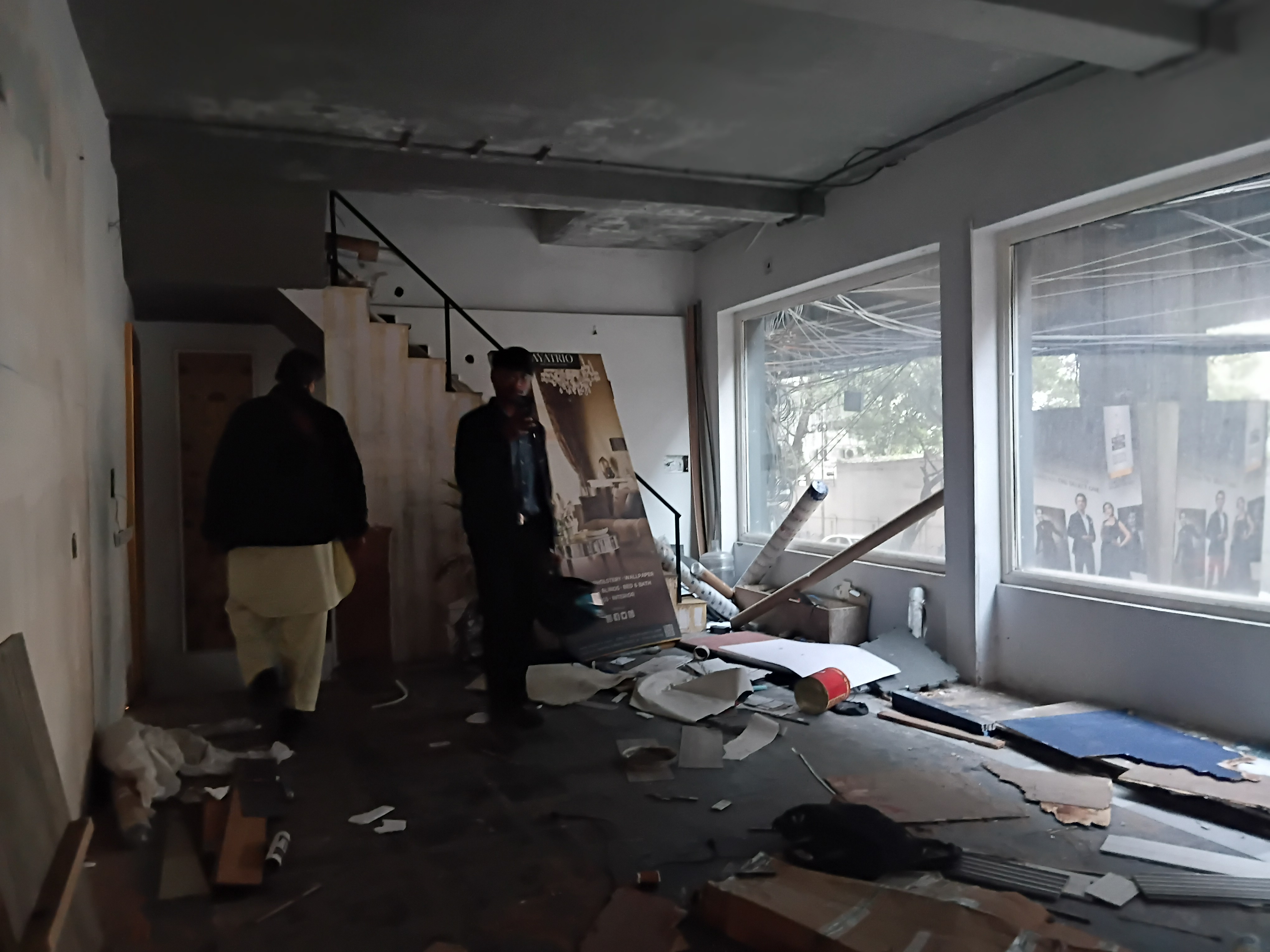 Showroom For Rent in Acharya Jagadish Chandra Bose Road