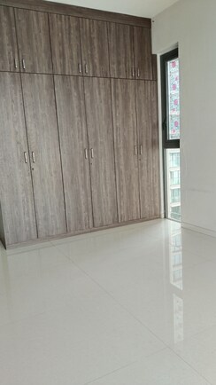 3 BHK Apartment For Sale in Rustomjee Seasons