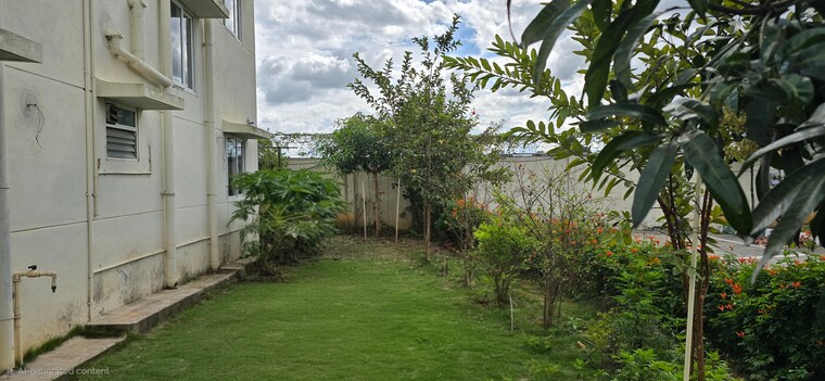 Garden, peninsula-prakruthi 4 Bedroom 2390 Sq.Ft. Villa In Sarjapur Bangalore 9551115