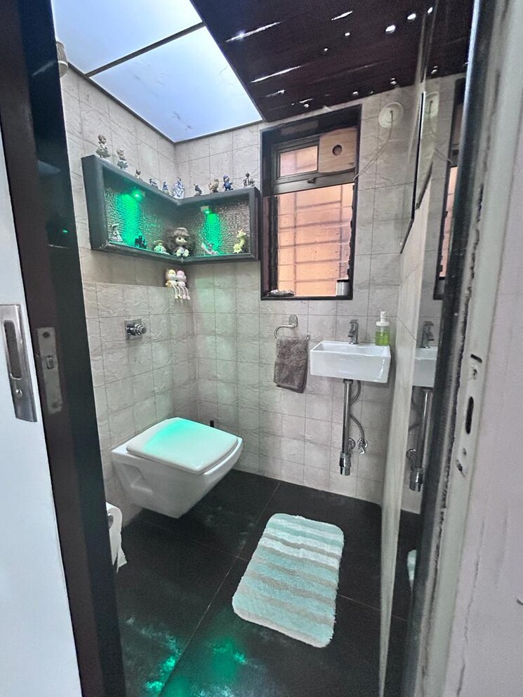 Bathroom, laxmi-narayan-residency 2 Bedroom 770 Sq.Ft. Apartment In Vartak Nagar Thane 9551128