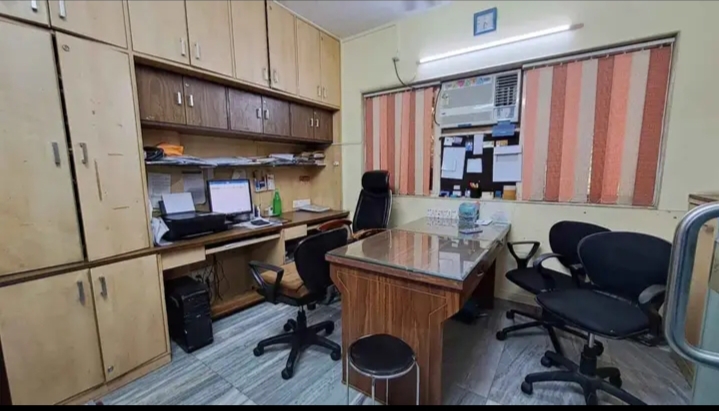 Office Space For Rent in Mayuresh Chambers