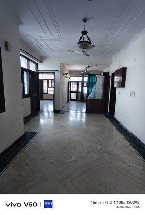 Room in 3 BHK Apartment at Mahagun Manor, Sector 50 – for Sale