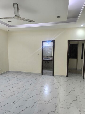 Room in 3 BHK Villa at Sector 56 – for Rent