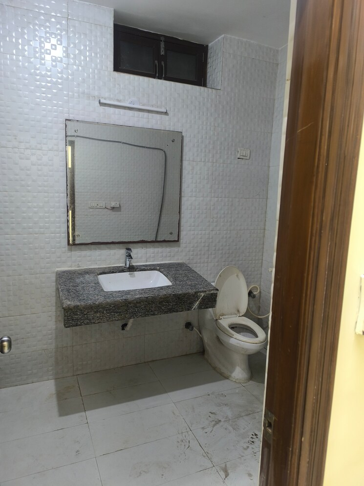 Bathroom, sector 56 3 Bedroom 3400 Sq.Ft. Villa In Sector 56 Noida 9551161