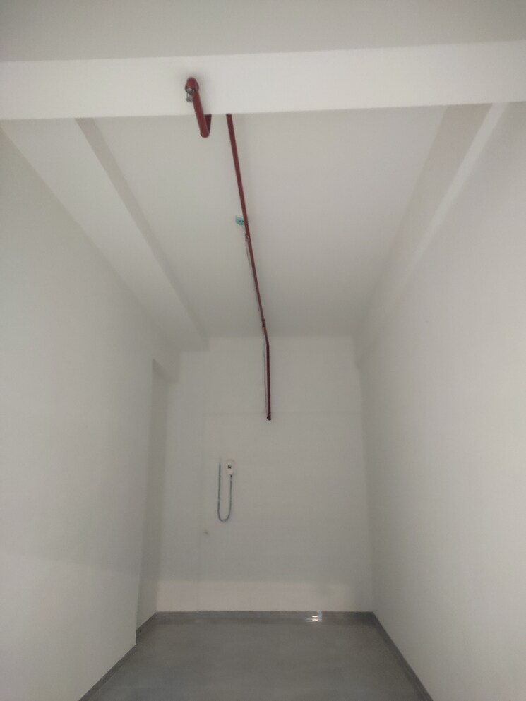 Exterior View, everest-world-tulip Commercial Showroom 1000 Sq.Ft. In Kolshet Road Thane 9551179