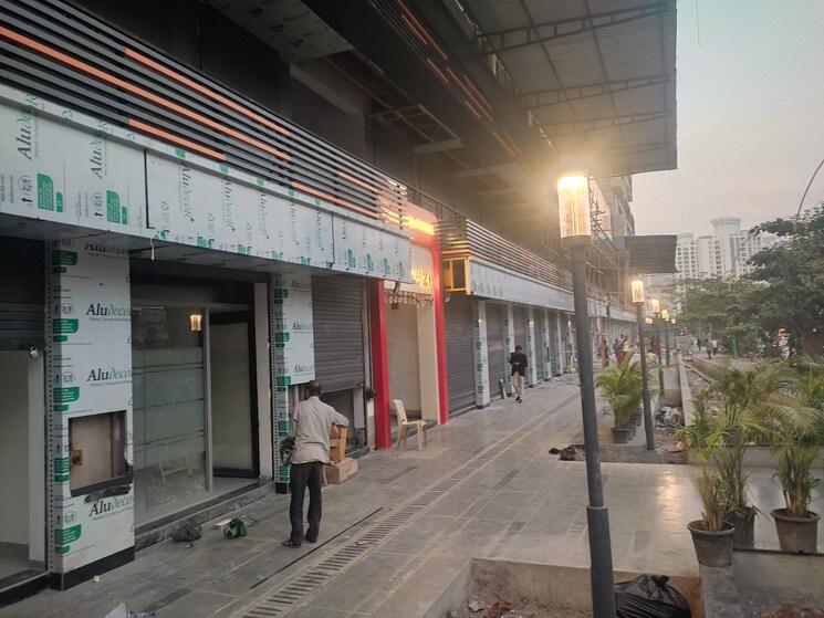 Exterior View, everest-world-tulip Commercial Showroom 1000 Sq.Ft. In Kolshet Road Thane 9551179