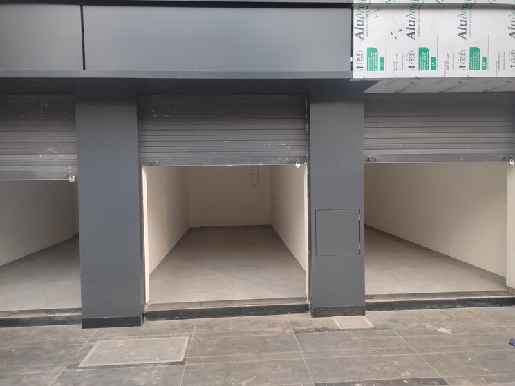 Exterior View, everest-world-tulip Commercial Showroom 1000 Sq.Ft. In Kolshet Road Thane 9551179