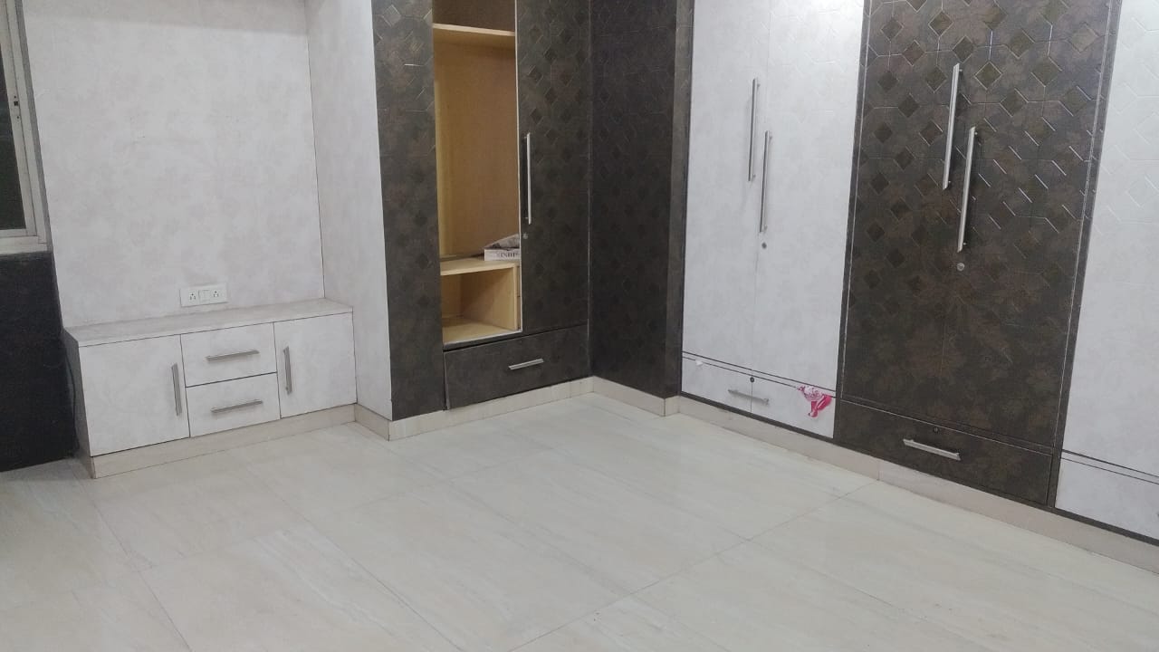 3 BHK + Pooja Room Apartment For Sale in Mahagun Morpheus