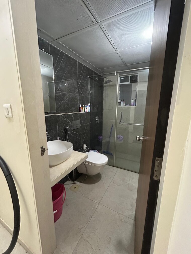 Bathroom, dosti-west-county 3 Bedroom 1022 Sq.Ft. Apartment In Balkum Pada Thane 9551167