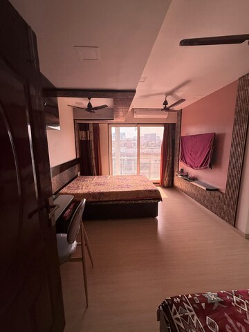 Living Room in 3 BHK Apartment at Santacruz West – for Rent
