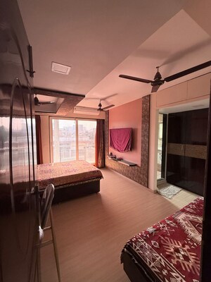Bedroom in 3 BHK Apartment at Santacruz West – for Rent