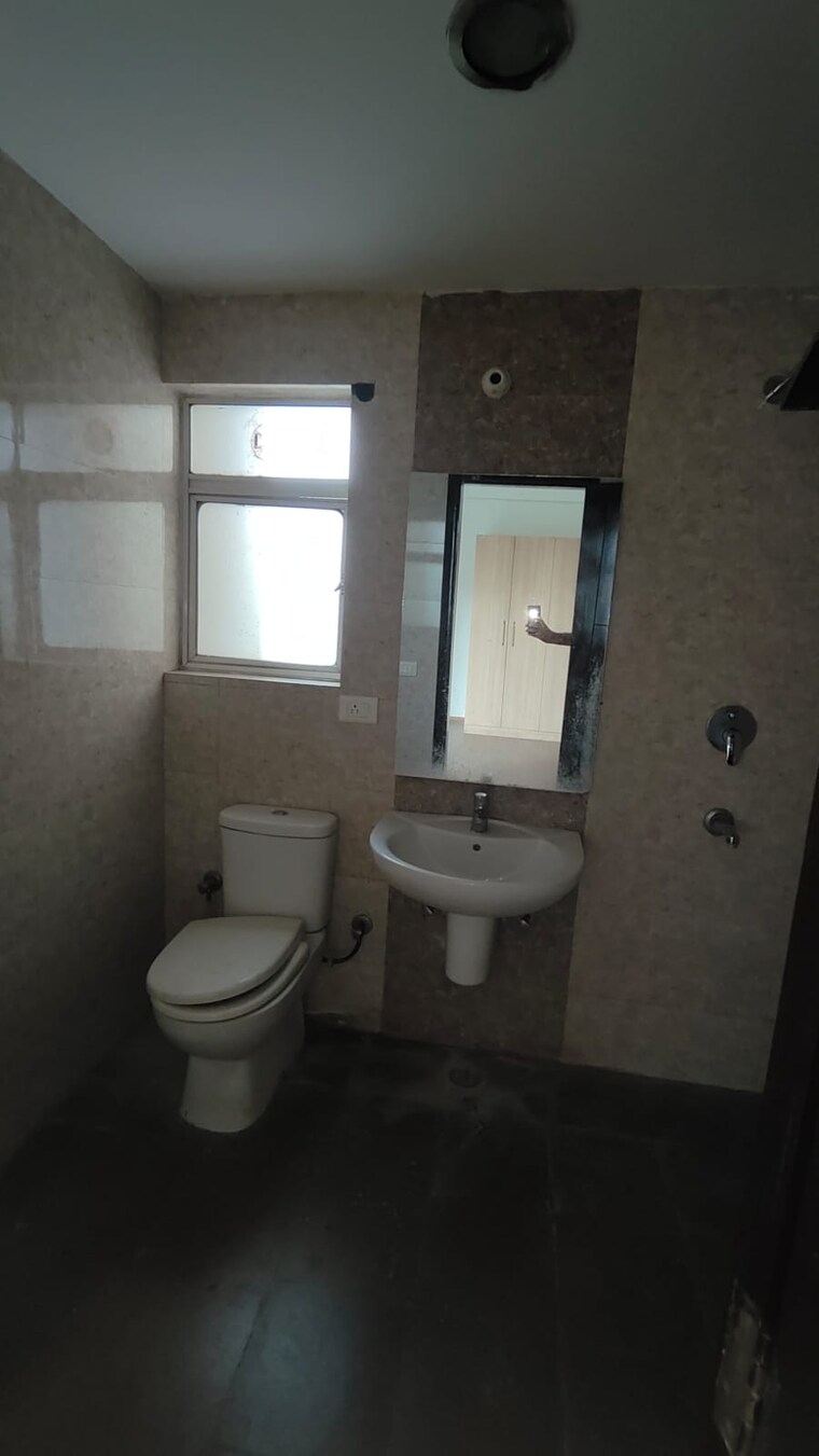 Bathroom, pakhowal road 3 Bedroom 1600 Sq.Ft. Apartment In Pakhowal Road Ludhiana 9551205