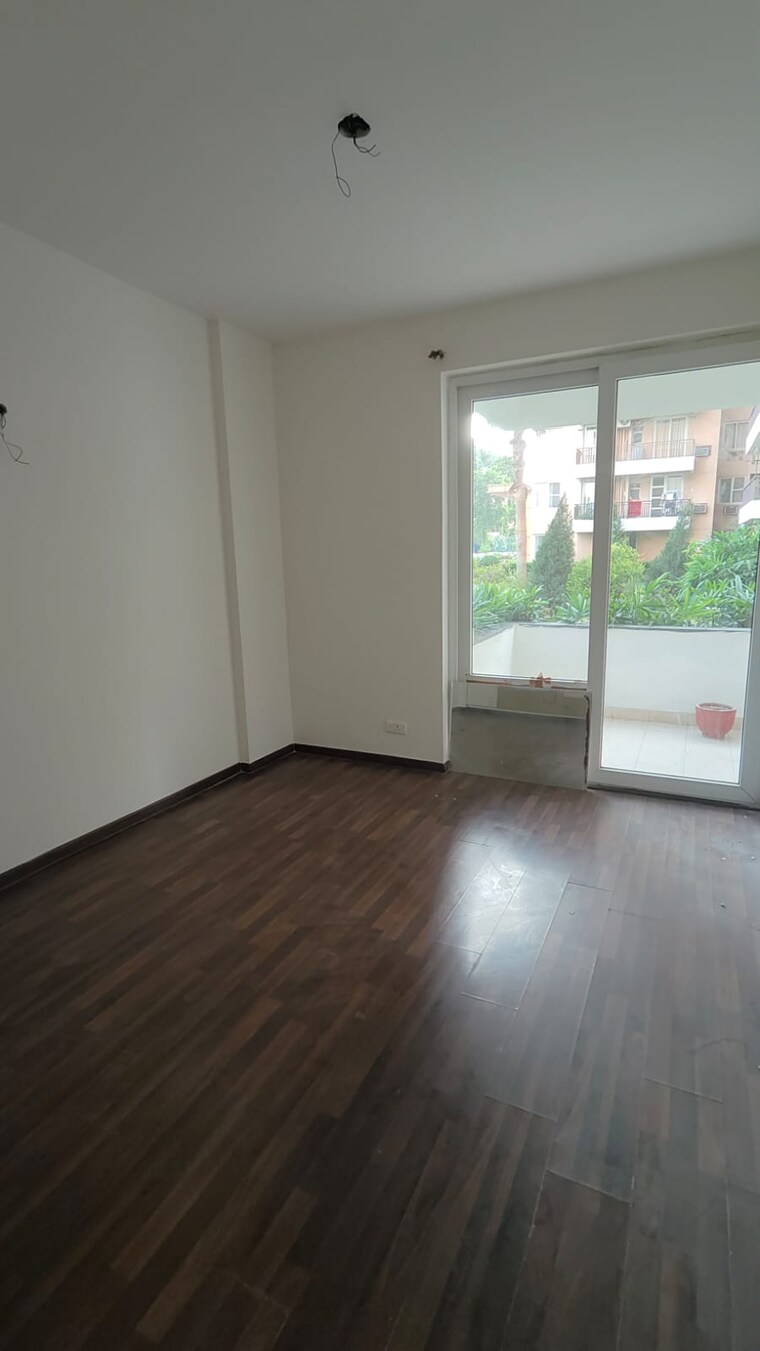 Room, pakhowal road 3 Bedroom 1600 Sq.Ft. Apartment In Pakhowal Road Ludhiana 9551205