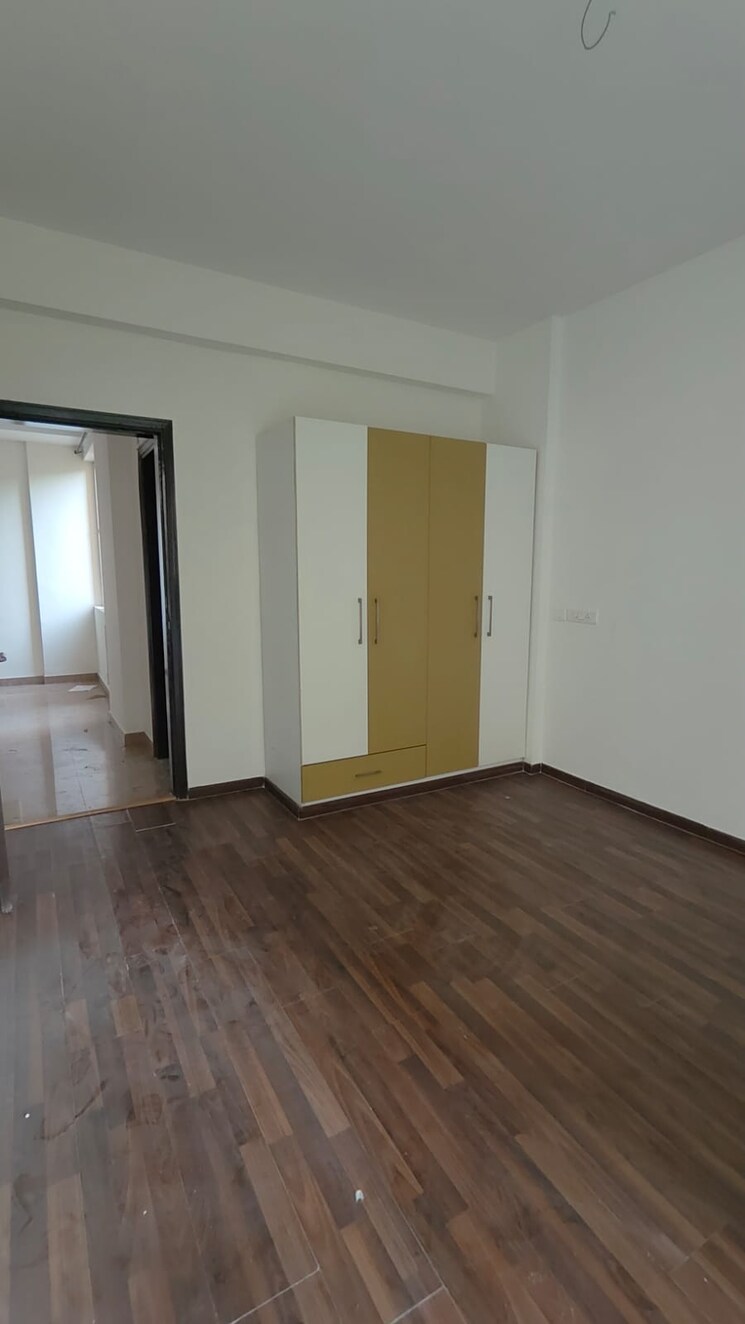 Room, pakhowal road 3 Bedroom 1600 Sq.Ft. Apartment In Pakhowal Road Ludhiana 9551205