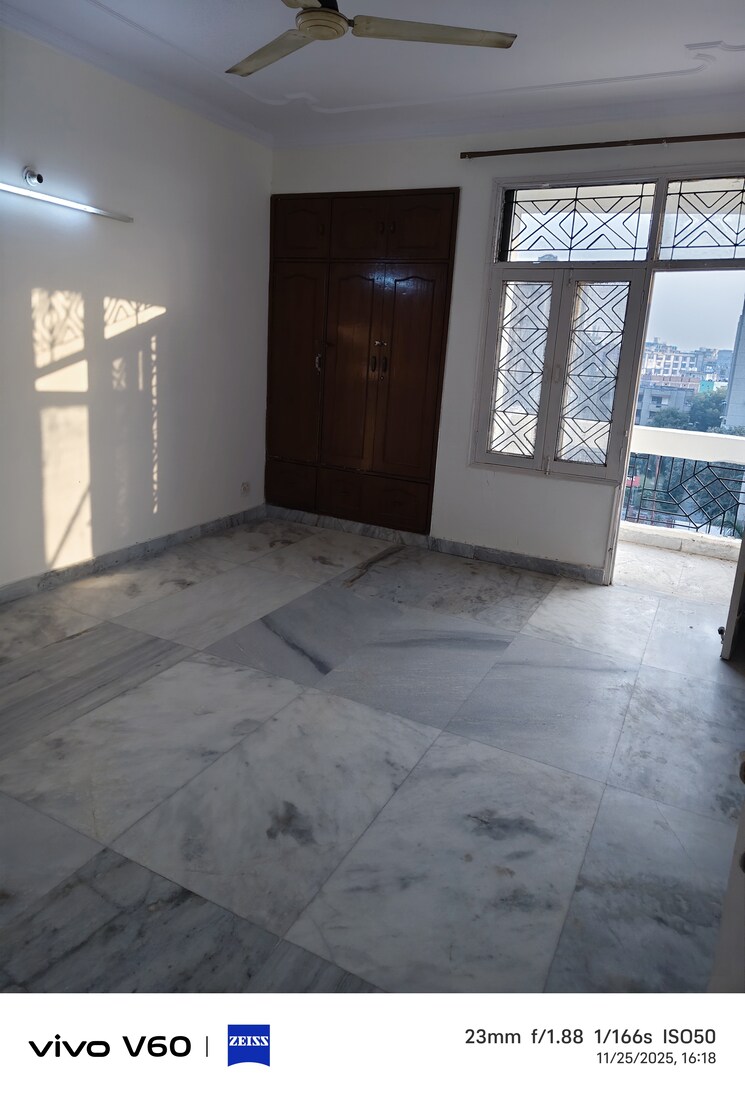 Room, shivkala-apartment 4 Bedroom 1800 Sq.Ft. Apartment In Sector 62 Noida 9551211