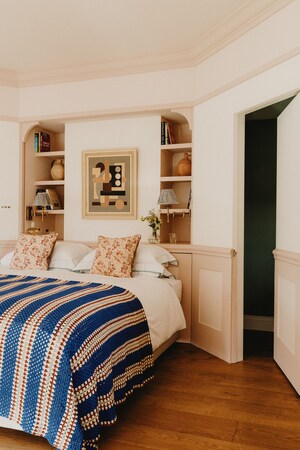 Bedroom in 2 BHK Apartment at Sai Baba Complex, Aarey Colony – for Rent