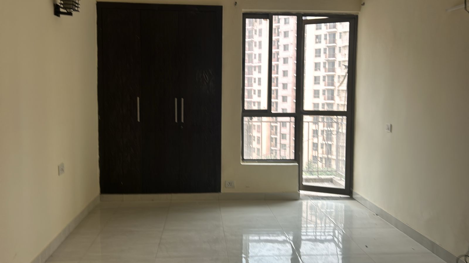 3.5 BHK + Servant Room Apartment For Rent in Puri Emerald Bay