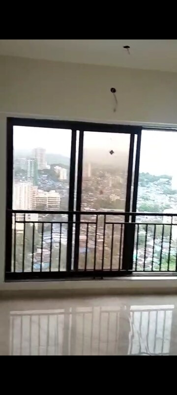Room in 1.5 BHK Apartment at DGS Sheetal Regalia, Borivali East – for Sale