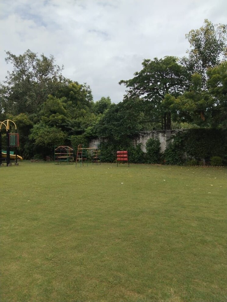 Garden, chattarpur 6 Bedroom 2 Acre Villa In Chattarpur Delhi 9551255