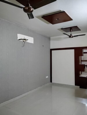 Living Room in 2 BHK Independent House at Sector 16 – for Rent