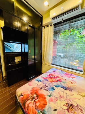 Bedroom in 1 BHK Apartment at Raymond Realty Phase II, Pokhran Road No Two – for Rent