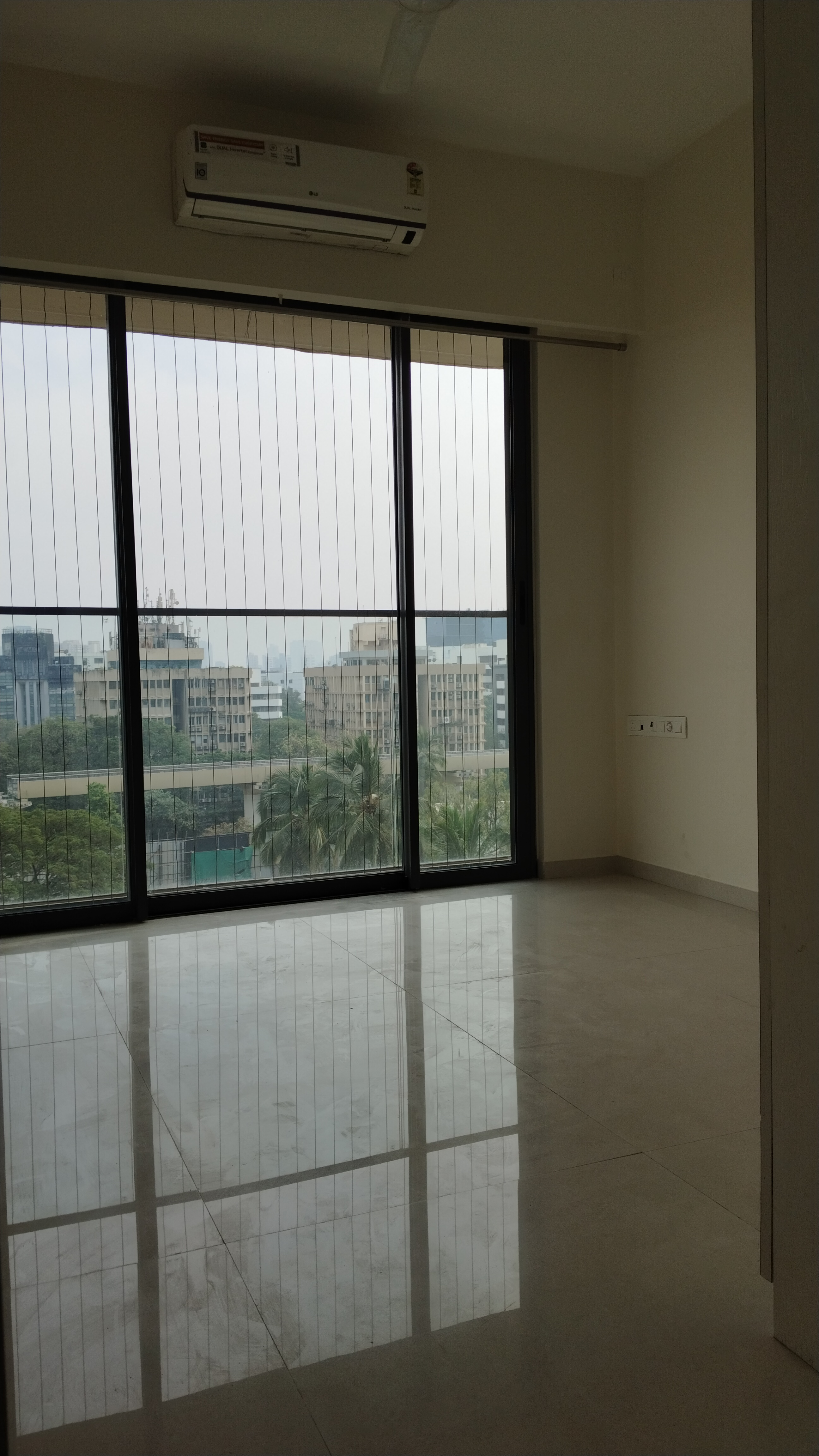 3 BHK + Pooja Room Apartment For Rent in Rustomjee Seasons