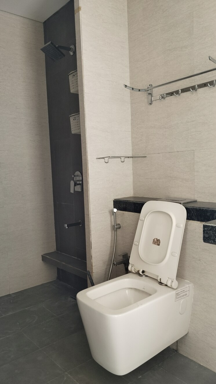 Bathroom, rustomjee-seasons 3 Bedroom 1283 Sq.Ft. Apartment In Bandra East Mumbai 9551297