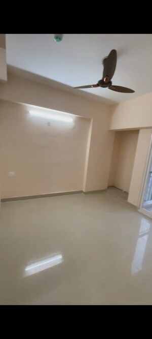 Room in 1 BHK Apartment at Amrapali Ivory Heights, Amrapali Dream Valley – for Rent