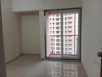 Room in 2 BHK Apartment at Mahavir Square, Manpada – for Rent