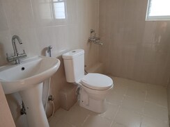 3 BHK + Servant Room Apartment For Sale in Bengal Teen Kanya