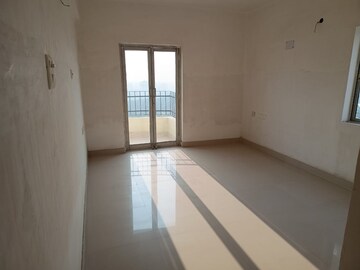 Room in 3 BHK Apartment at Bengal Teen Kanya, Rajarhat New Town – for Sale