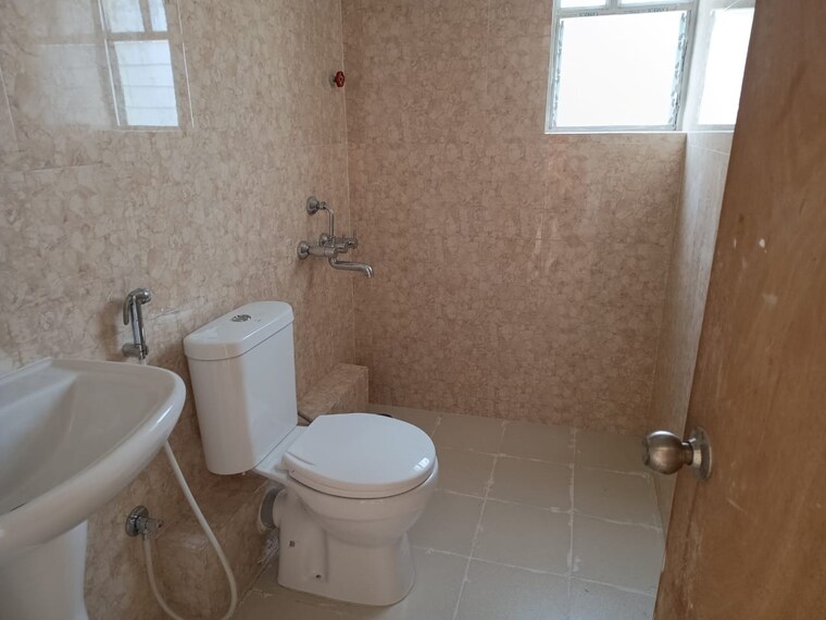 Bathroom, bengal-teen-kanya 3 Bedroom 1480 Sq.Ft. Apartment In Rajarhat New Town Kolkata 9551335