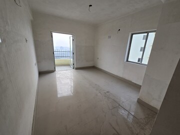 Room in 3 BHK Apartment at Bengal Teen Kanya, Rajarhat New Town – for Sale