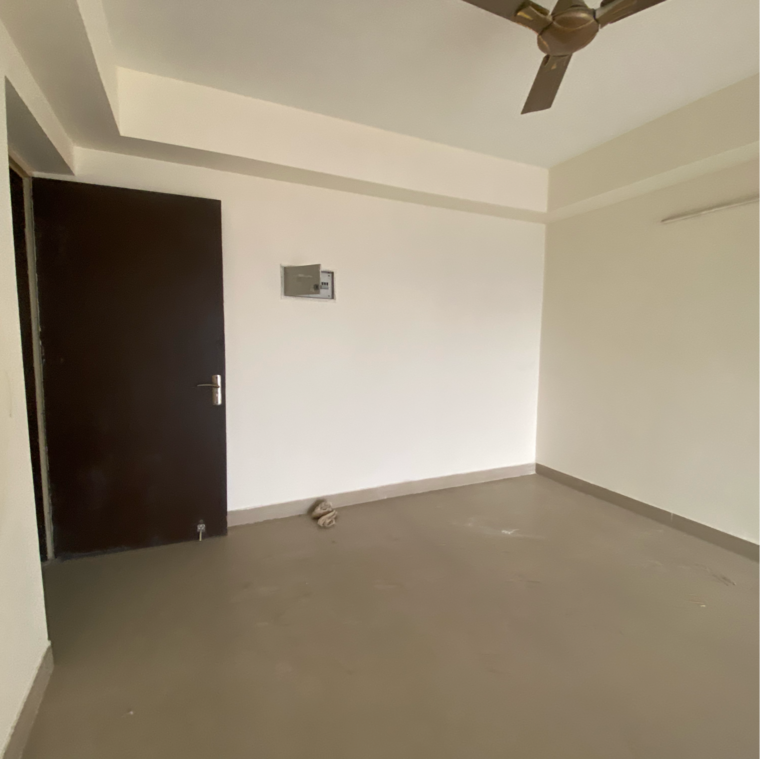 Room, paras-seasons 2 Bedroom 795 Sq.Ft. Apartment In Sector 168 Noida 9551395