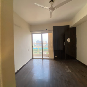 Room in 2 BHK Apartment at Paras Seasons, Sector 168 – for Sale