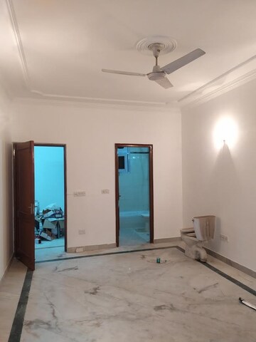 Master Bedroom in 3 BHK Builder Floor at Greater Kailash ii – for Rent
