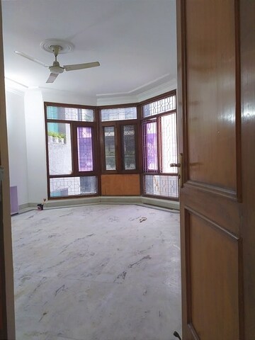 Master Bedroom in 3 BHK Builder Floor at Greater Kailash ii – for Rent