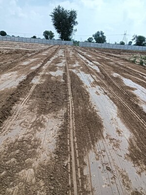  Plot – Exterior View View at Gwalior Road - for Sale