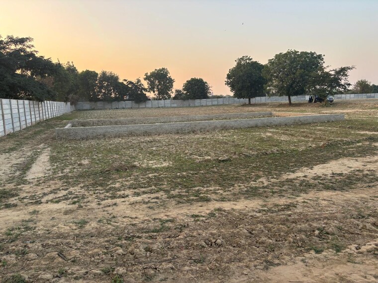 undefined, gwalior road  100 Sq.Yd. Plot In Gwalior Road Agra 9551420