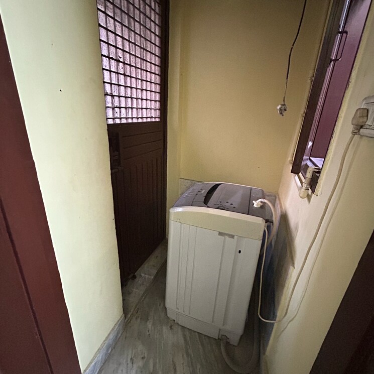 Balcony, lajpat nagar i 2 Bedroom 900 Sq.Ft. Builder Floor In Lajpat Nagar I Delhi 9551432